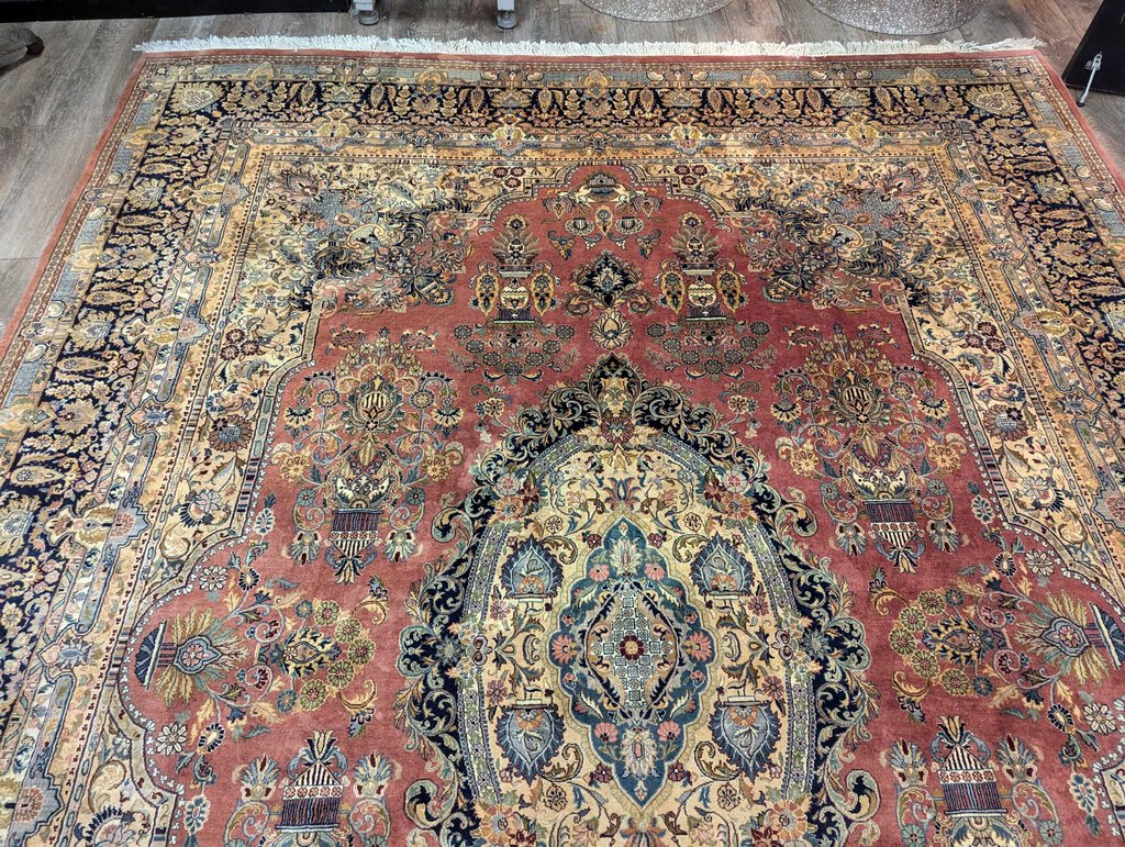 Very Nice Hand Woven Area Rug 9 ft x 12 ft 3 in