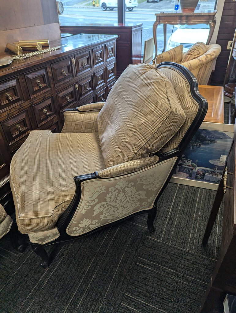 Ethan Allen Chair With Ottoman