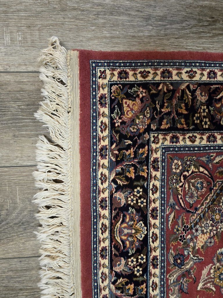 Exceptional Quality Wool Hand Woven Oriental Carpet