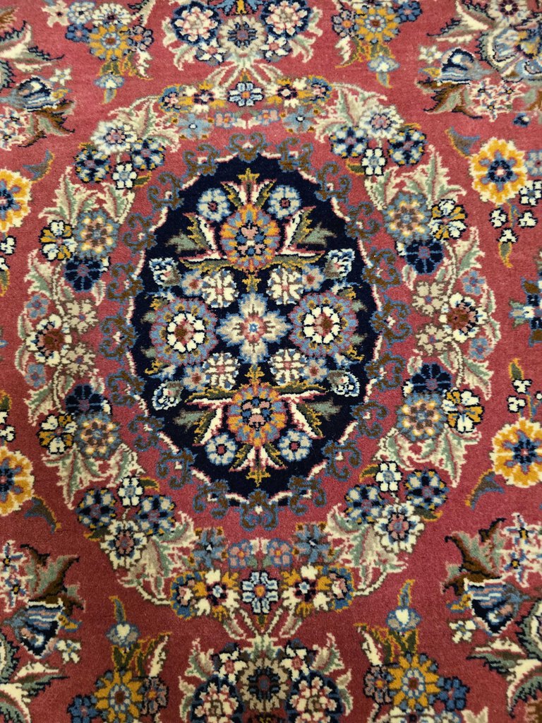 Exceptional Quality Wool Hand Woven Oriental Carpet