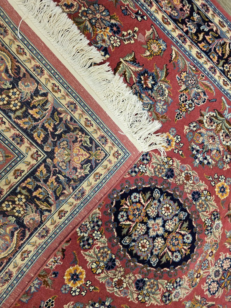 Exceptional Quality Wool Hand Woven Oriental Carpet