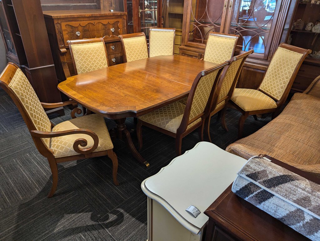 Ethan Allen Cherry Dining Room Table, 8 Chairs & 2 Leaves