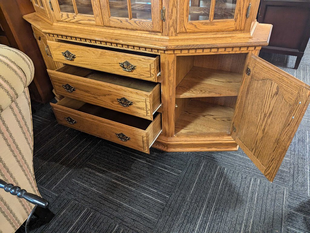 Amish Woodworks Oak China Cabinet