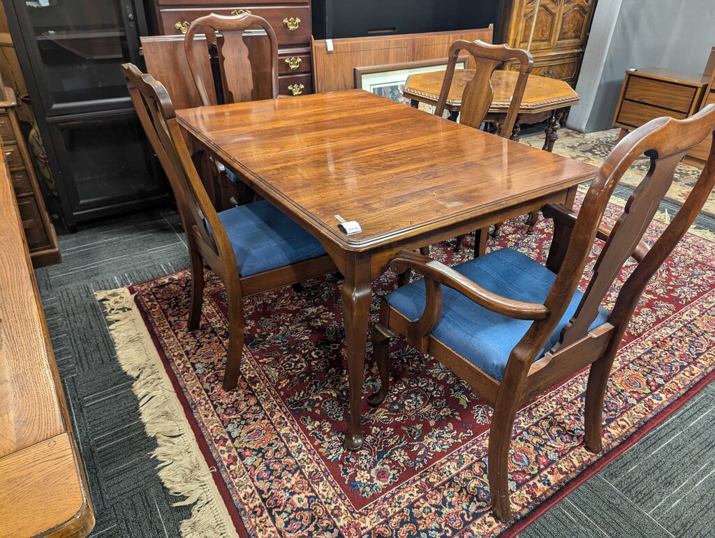 Queen Anne Cherry Table With Four Chairs
