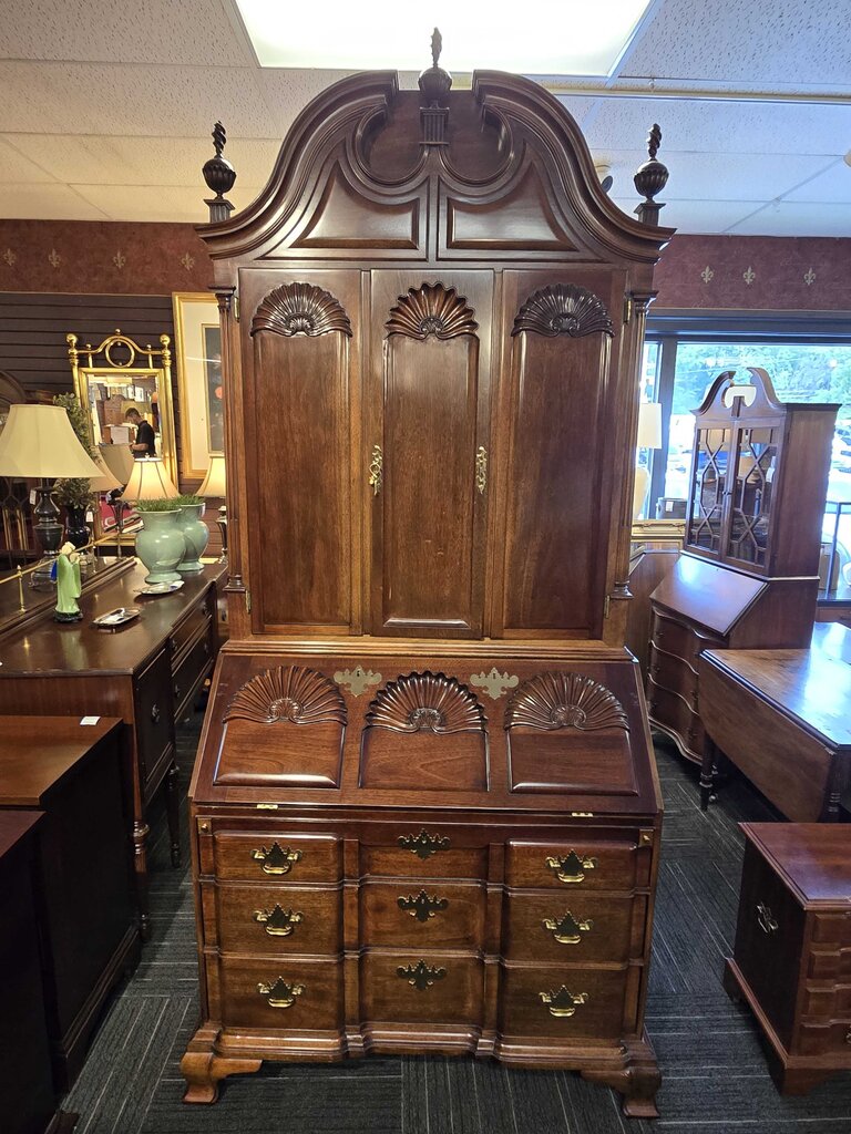 Spectacular Kindel UpDyke Island Winterthur Secretary Deskl