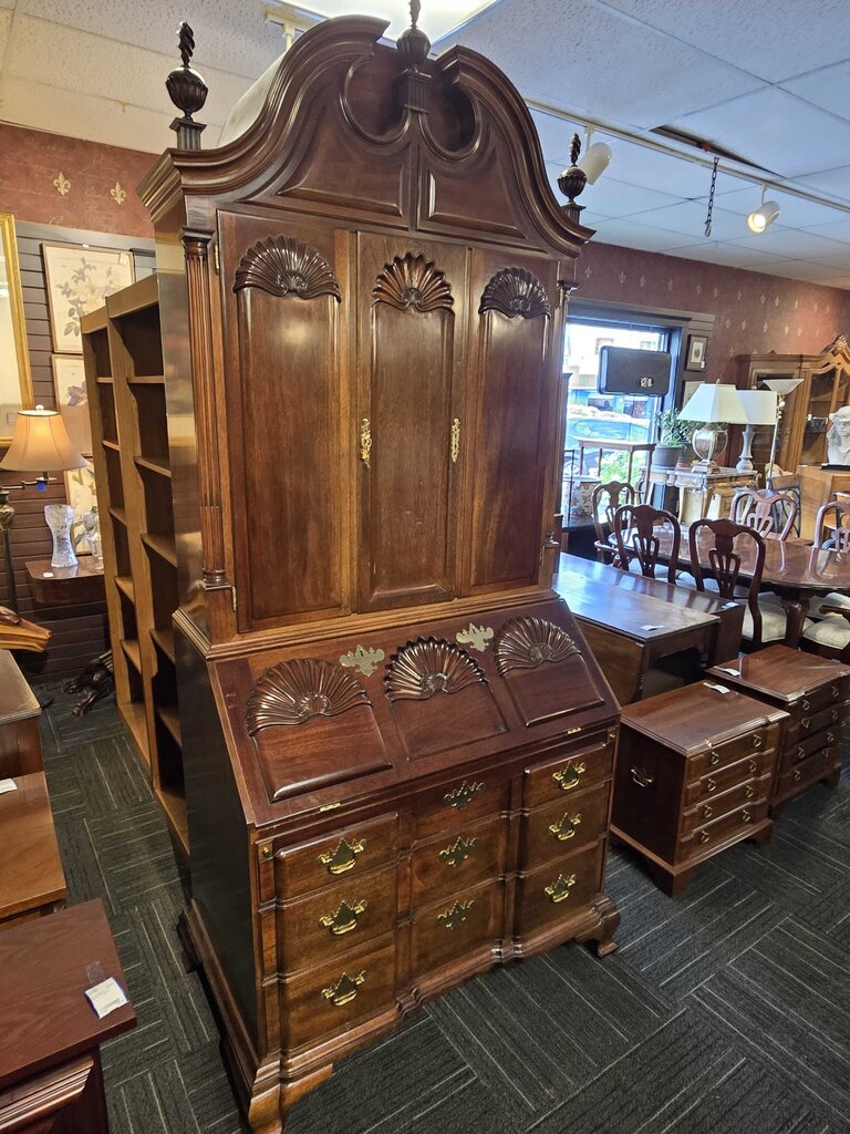 Spectacular Kindel UpDyke Island Winterthur Secretary Deskl