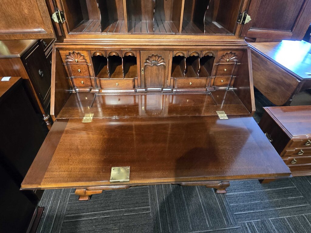 Spectacular Kindel UpDyke Island Winterthur Secretary Deskl