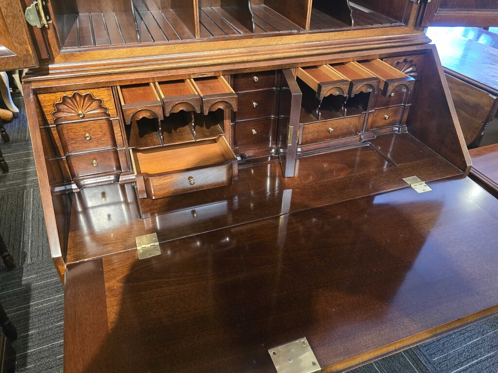 Spectacular Kindel UpDyke Island Winterthur Secretary Deskl