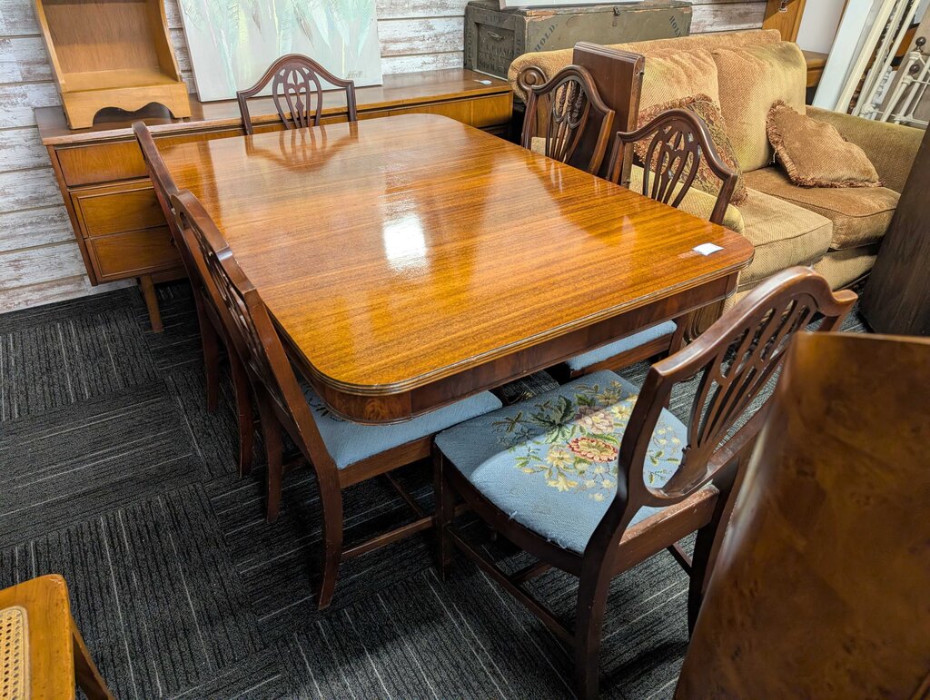Vintage Mahogany Table With Six Chairs