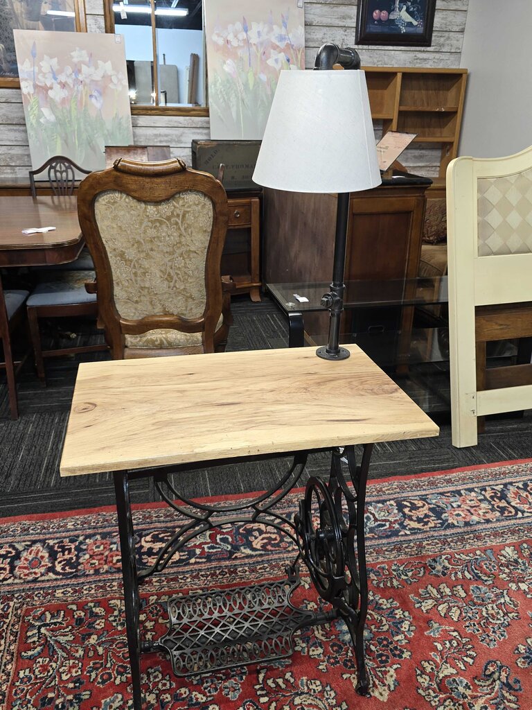 Antique Wrought Iron Singer Sewing Machine Desk / Lamp. COOL!