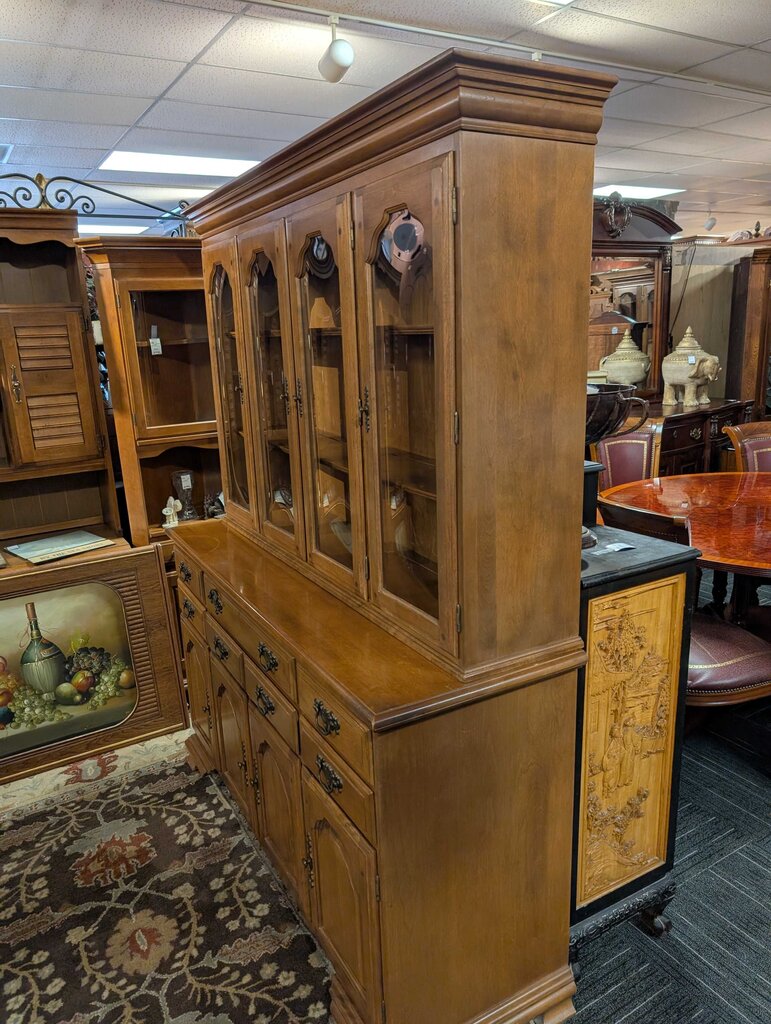 Temple Stuart Maple Hutch