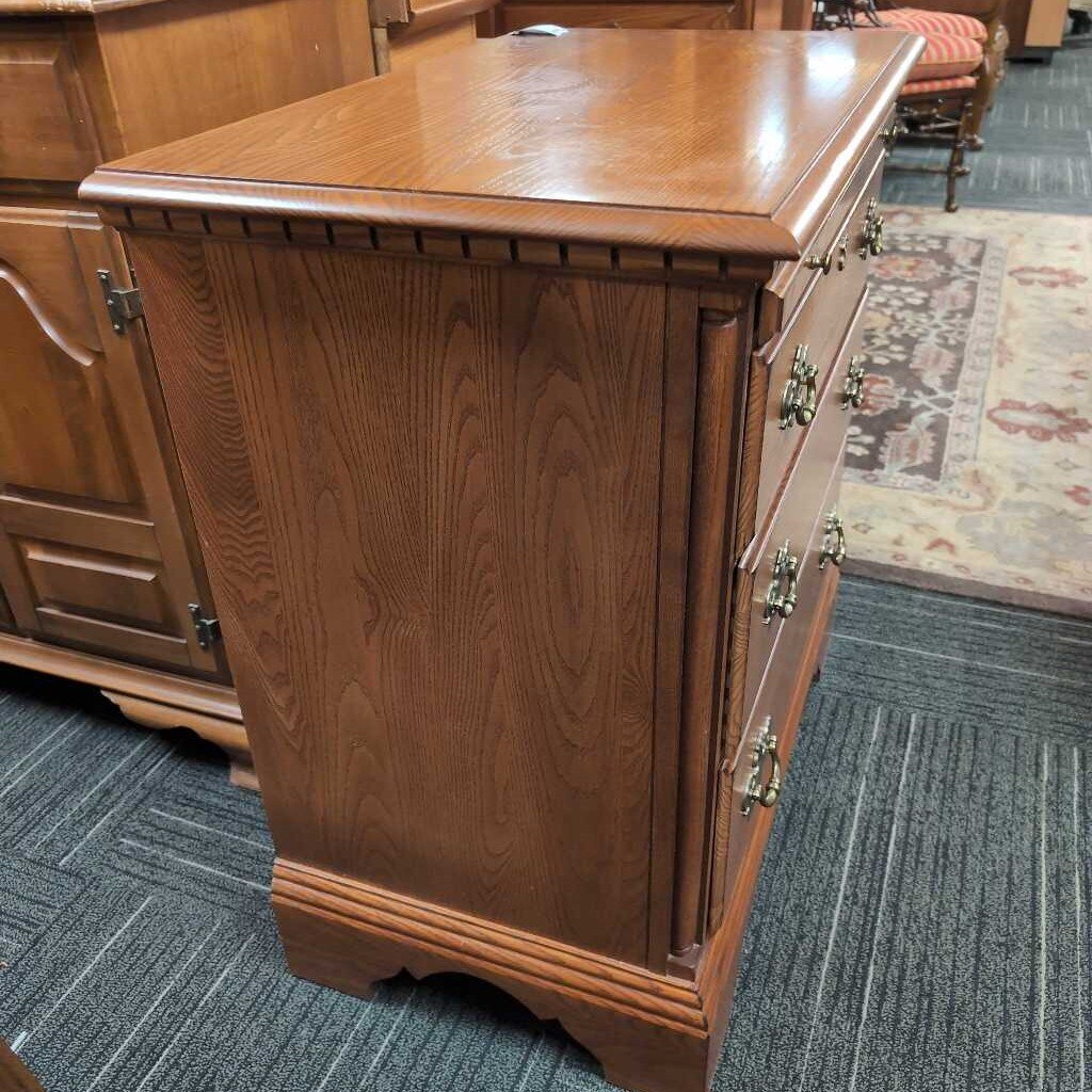 Oak Bachelors Chest by Kincaid