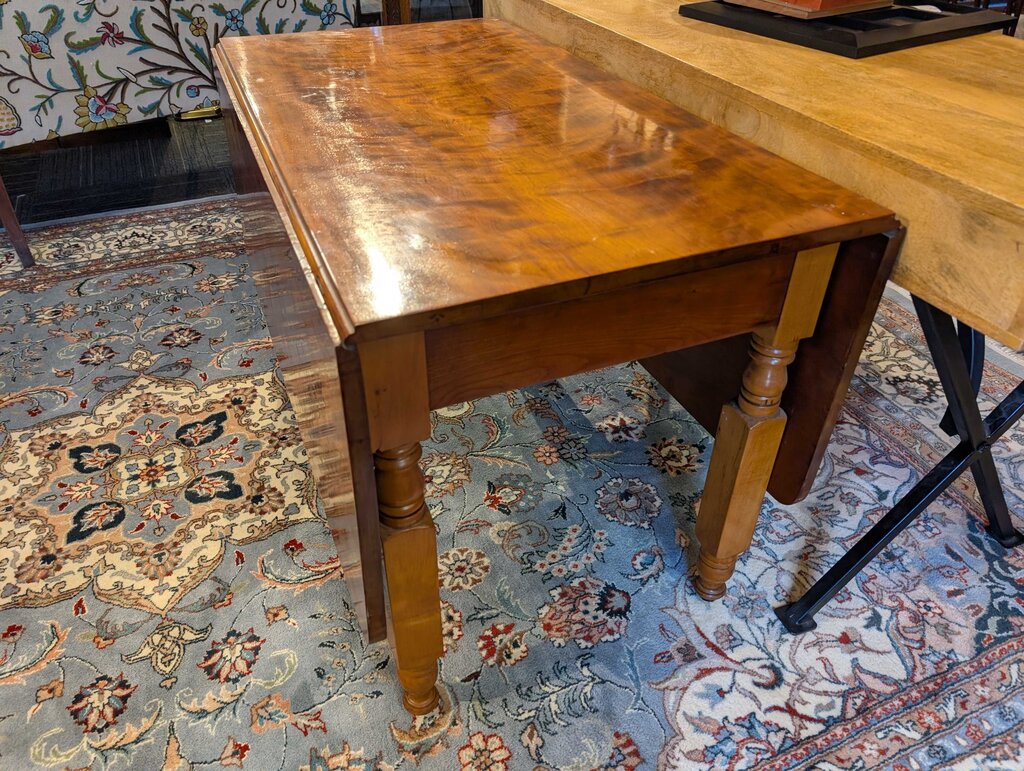 New York Sheraton Drop Leaf Table