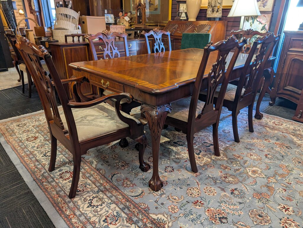 Spectacular Henkel Harris Mahogany Table With Six Chairs, Two Leave And Pads
