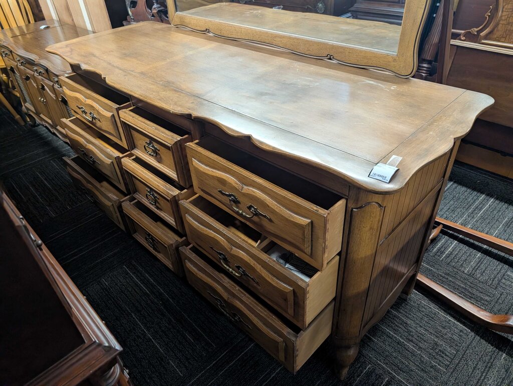 French Dresser