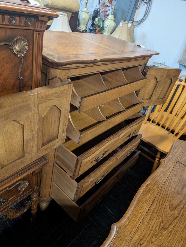 French Clothing Press