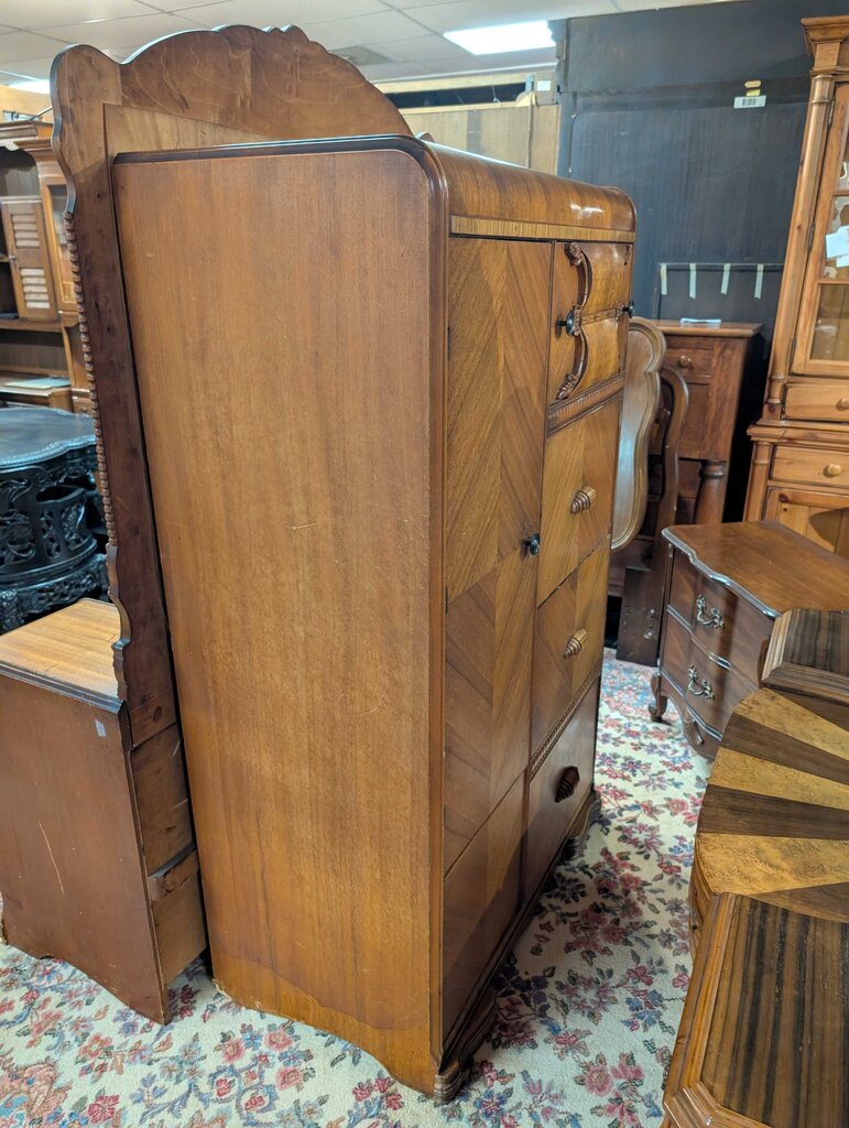 Art Deco Chifforobe