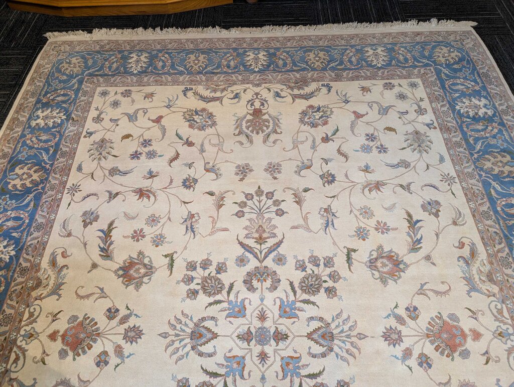 Hand Woven Wool Area Rug 9ft x 13ft