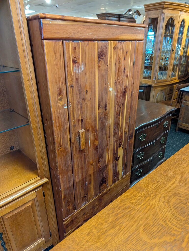 Kincaid Robes Cedar Closet