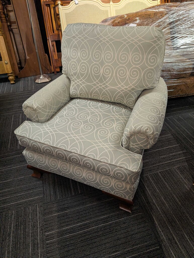Traditional Upholstered Chair