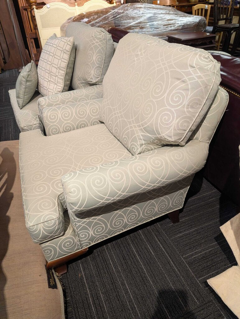 Traditional Upholstered Chair