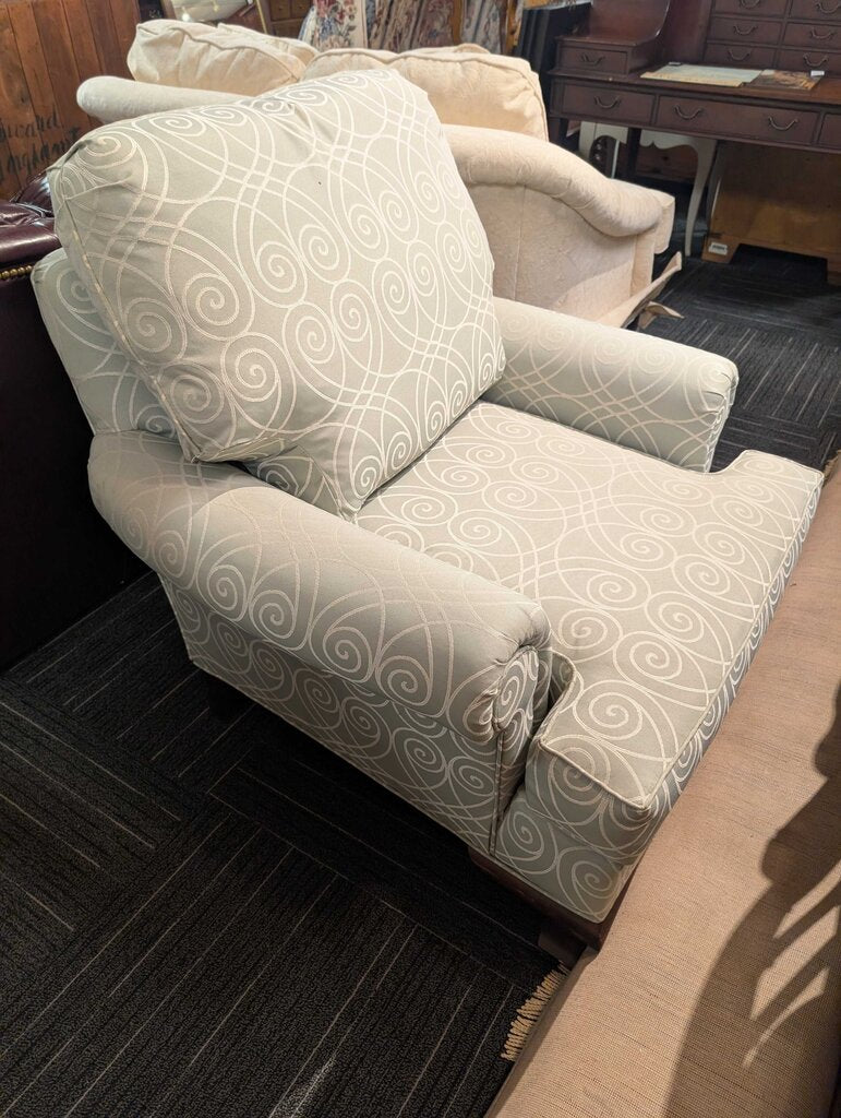 Traditional Upholstered Chair