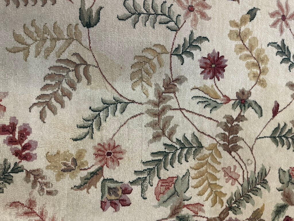 Large Traditional Persian-Style Floral Area Rug (12' 4" Long, 8' 9" Wide)
