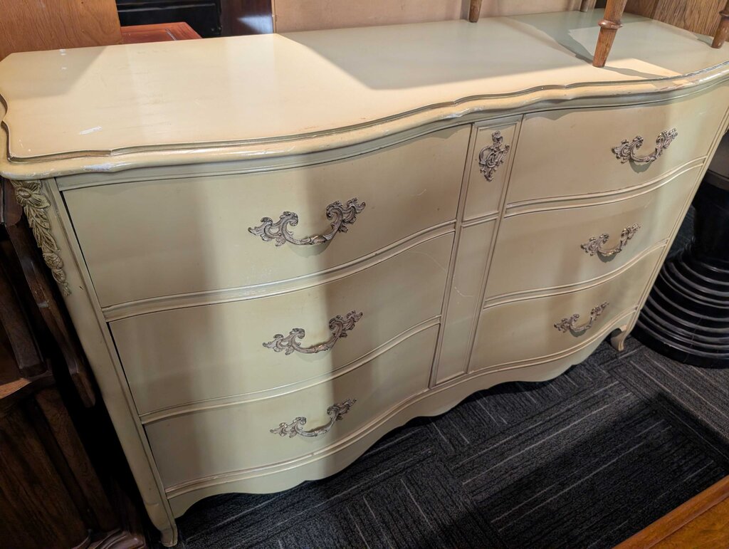 Vintage French Provincial Dresser