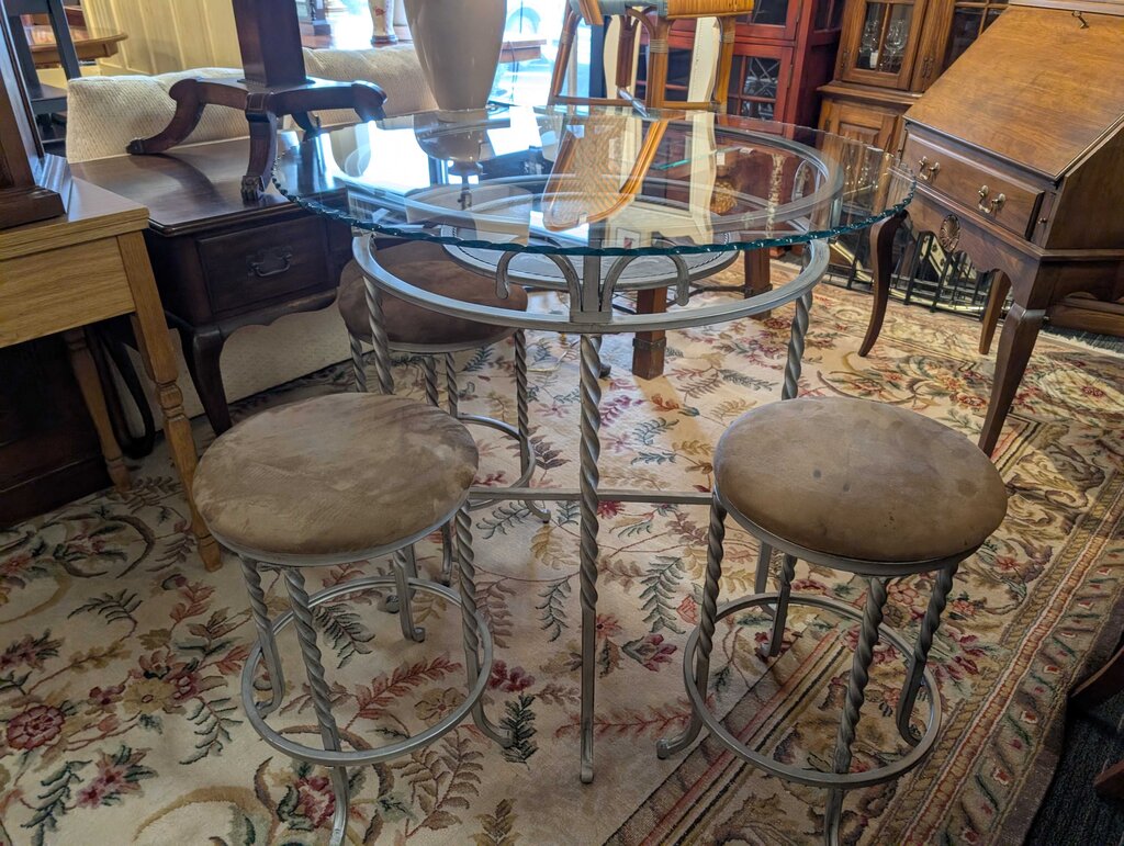 Counter Height Table With Three Stools