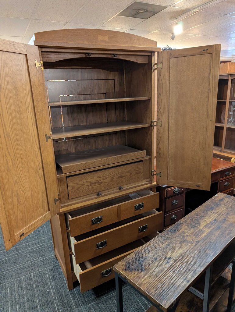 Media/Clothing Press By Bassett