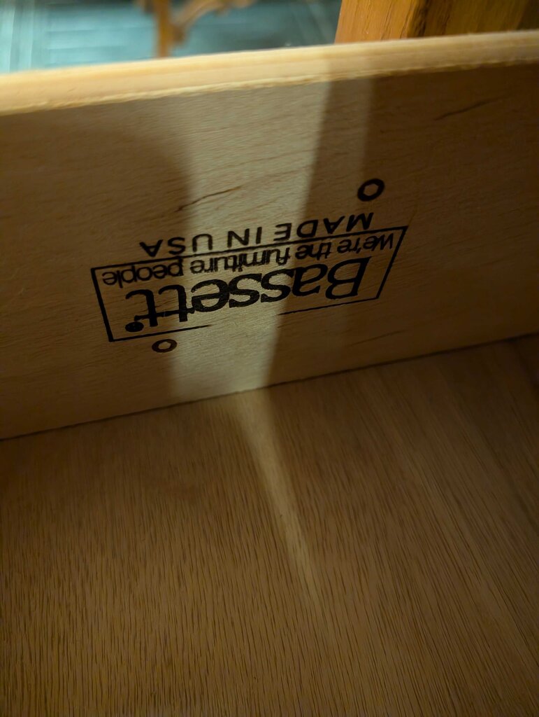 Media/Clothing Press By Bassett