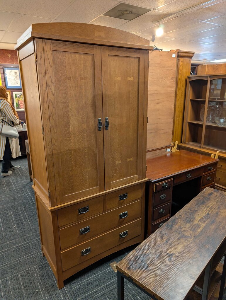 Media/Clothing Press By Bassett