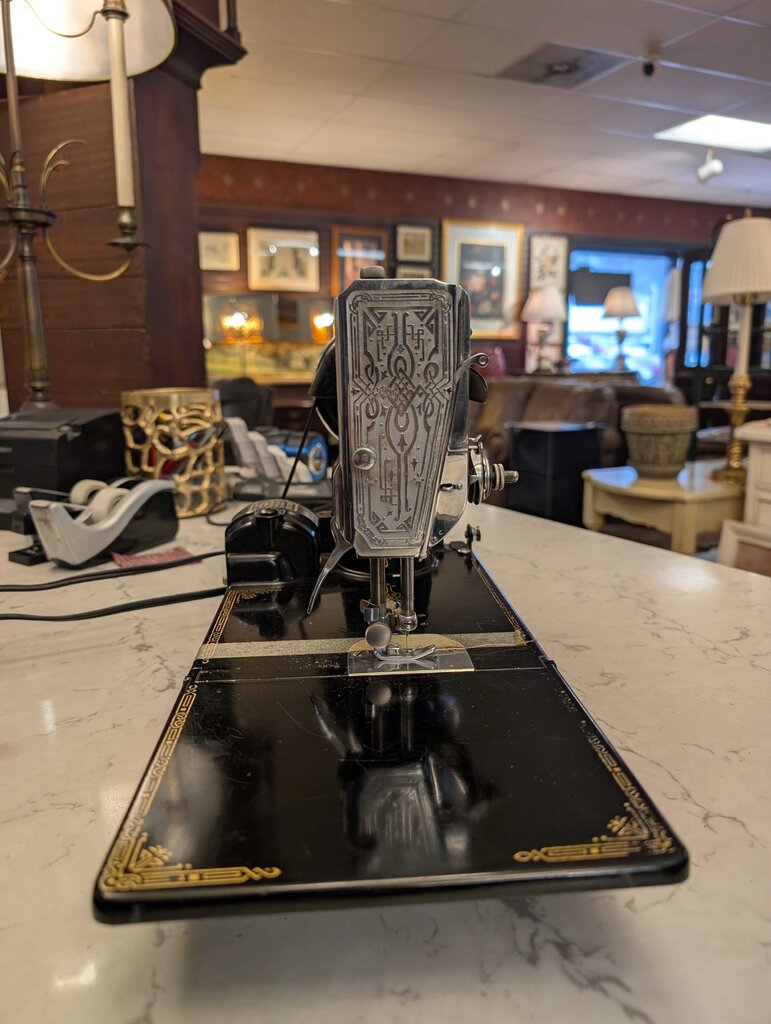 Singer Featherweight Sewing Machine