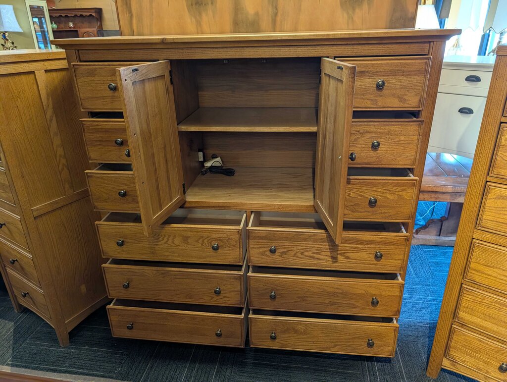 Large Oak Chest By Stanley