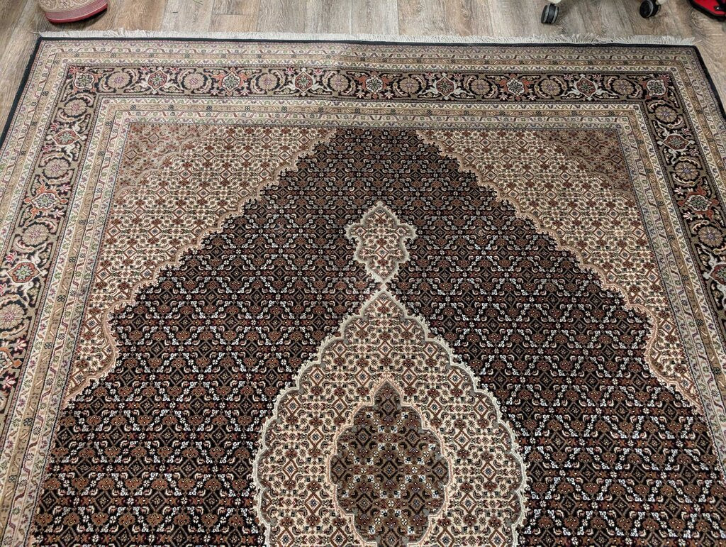 Hand Woven Wool Area Rug 8'x10'