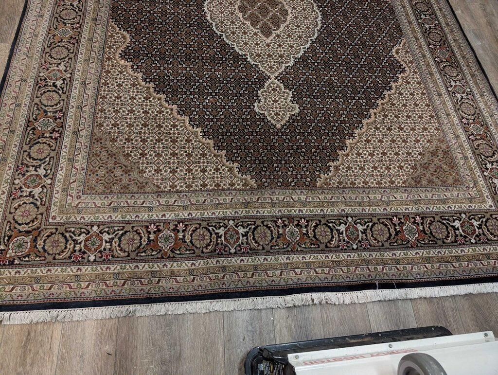 Hand Woven Wool Area Rug 8'x10'