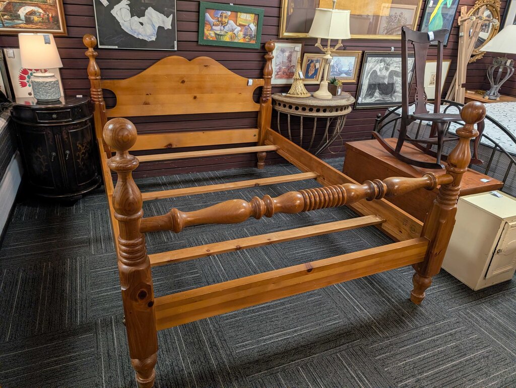 Knotty Pine Queen Size Bed