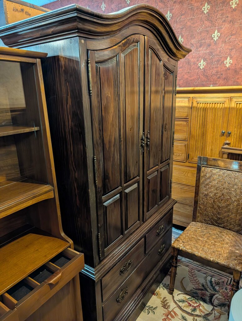 Vintage Pine Clothing Press