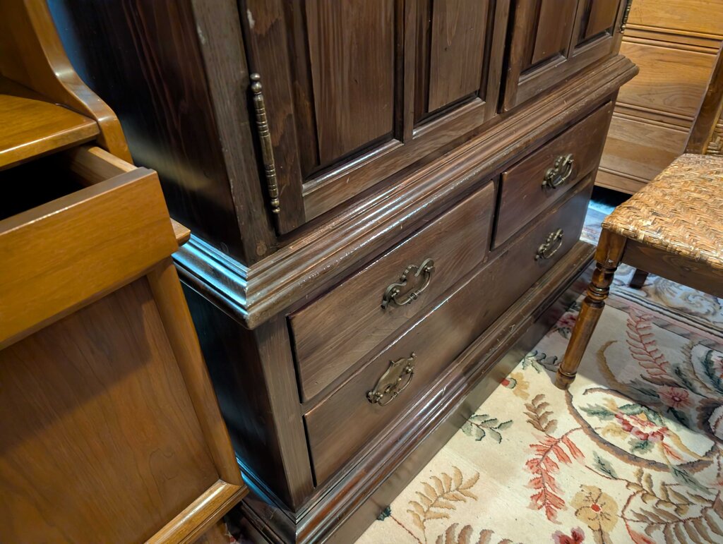 Vintage Pine Clothing Press