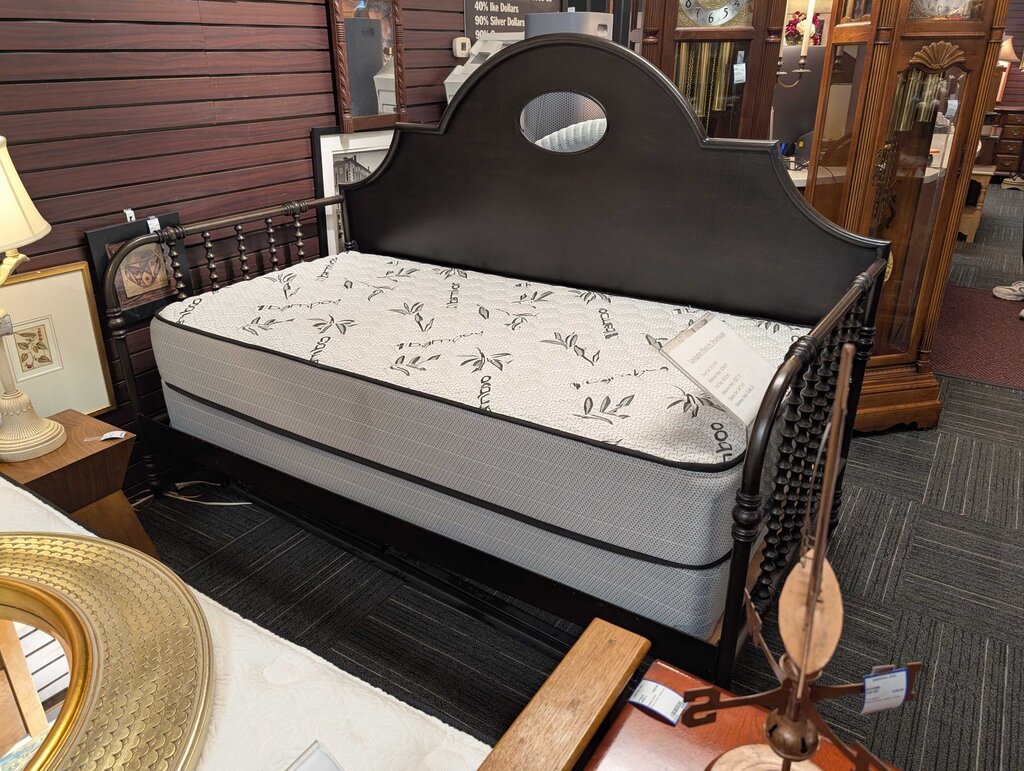 Quality Metal Daybed