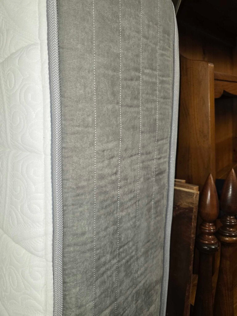 Spare Bedroom Full Mattress (like new condition)