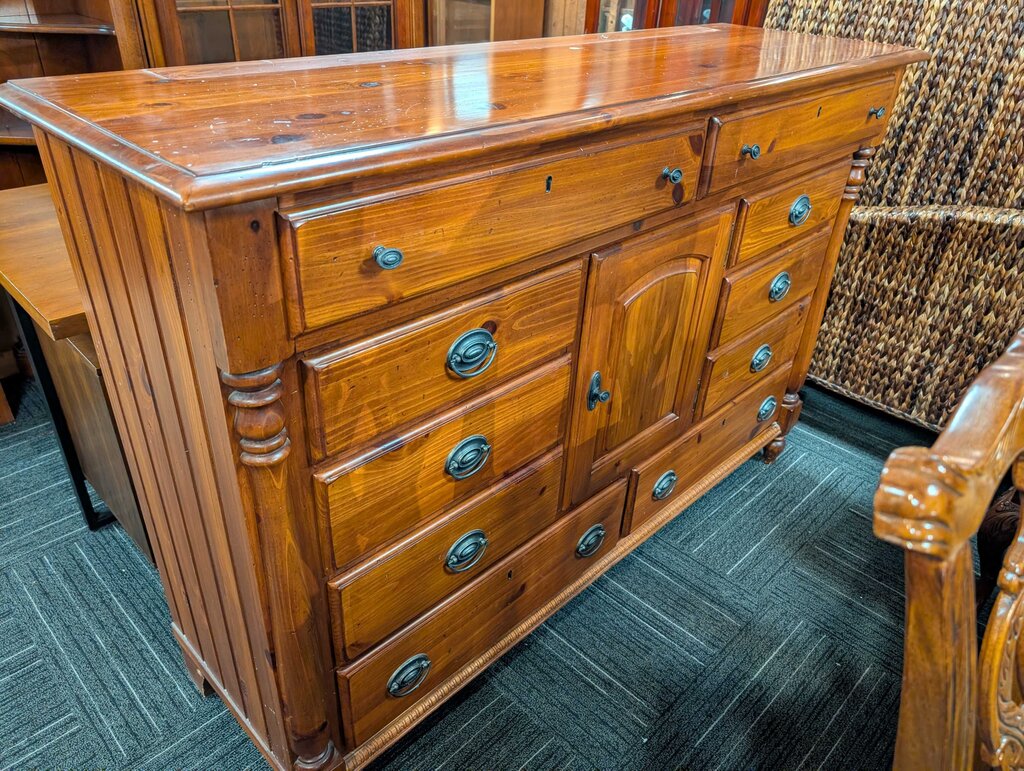 Thomas Kinkade Dresser With Mirror