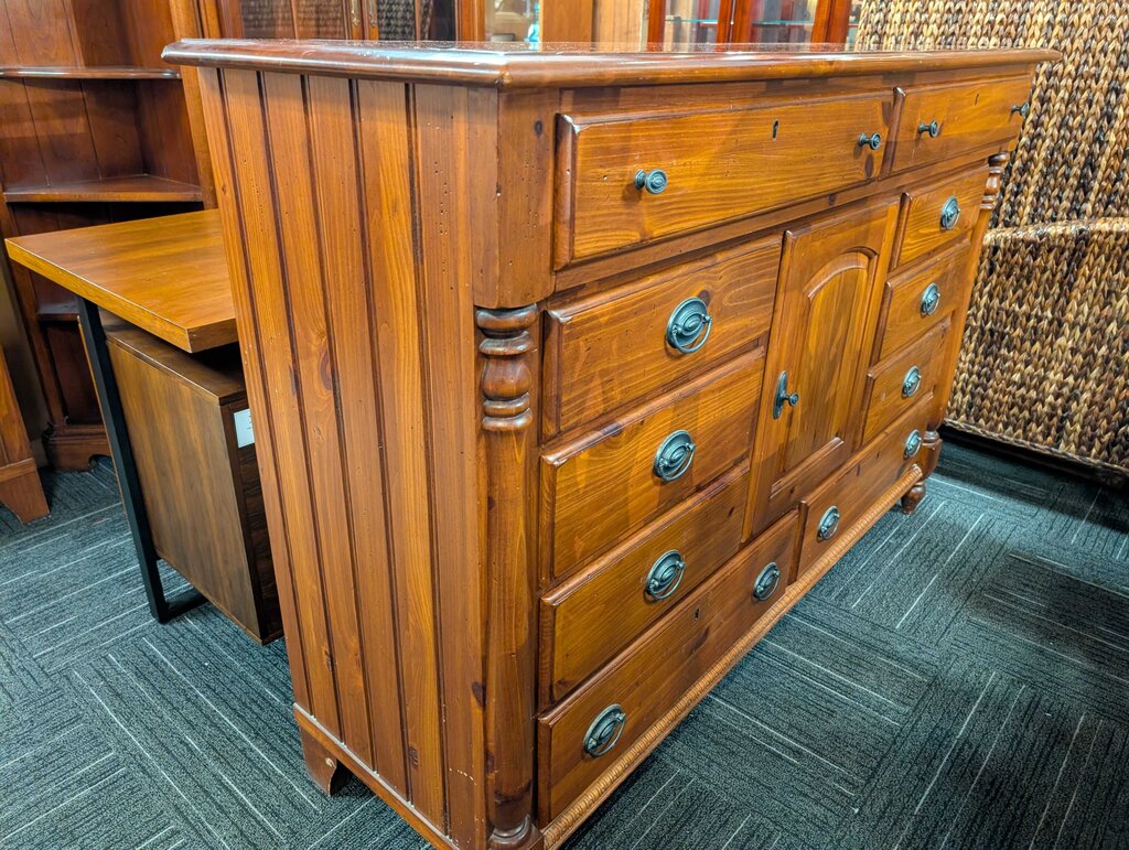 Thomas Kinkade Dresser With Mirror