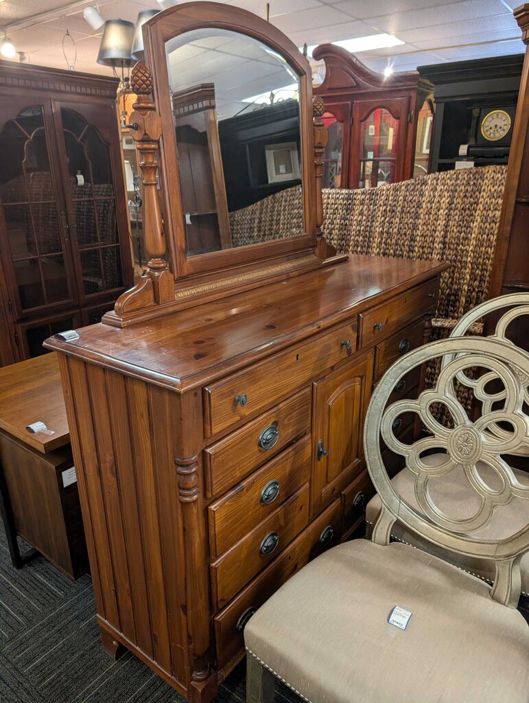 Thomas Kinkade Dresser With Mirror