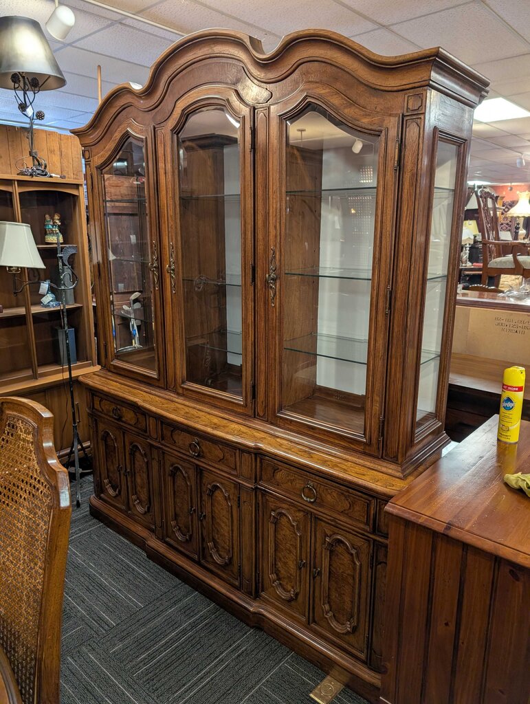 Thomasville China Cabinet