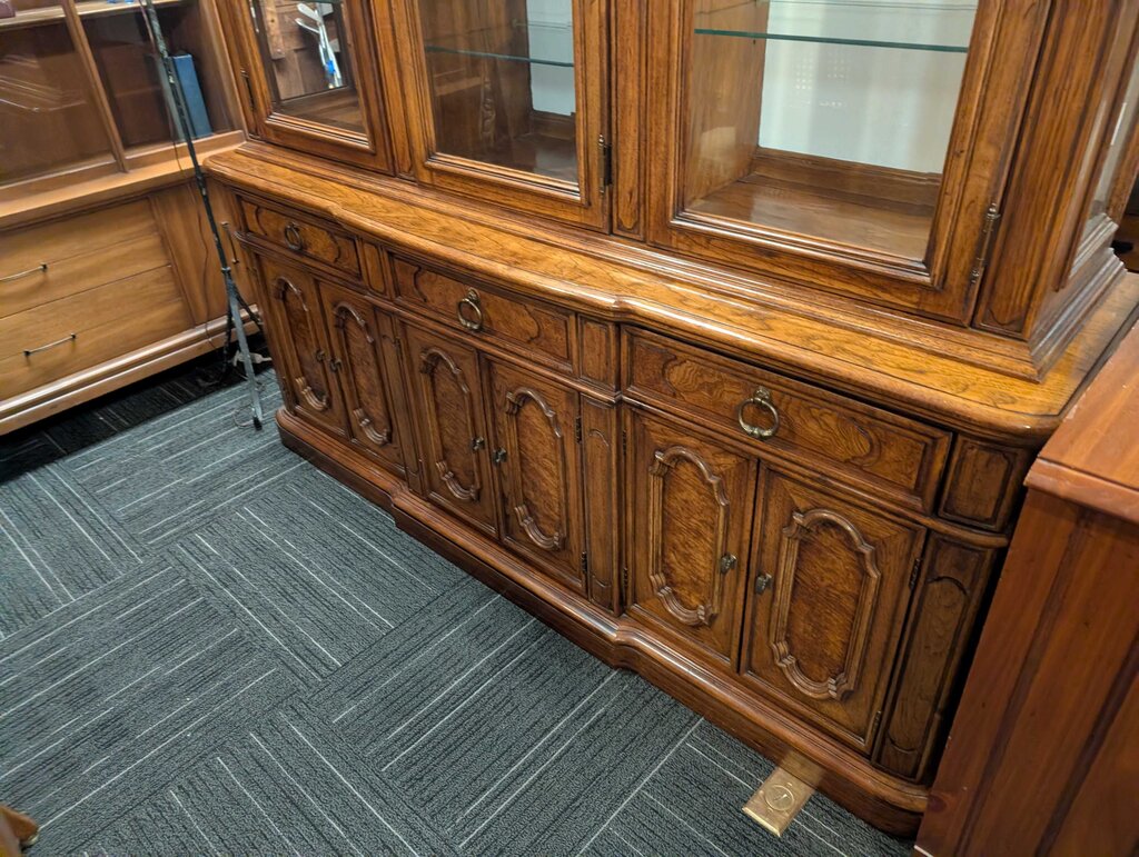 Thomasville China Cabinet