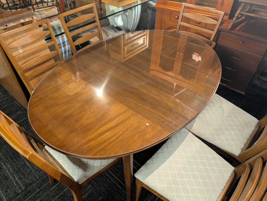 Vintage Mid Century Table With Six Chairs