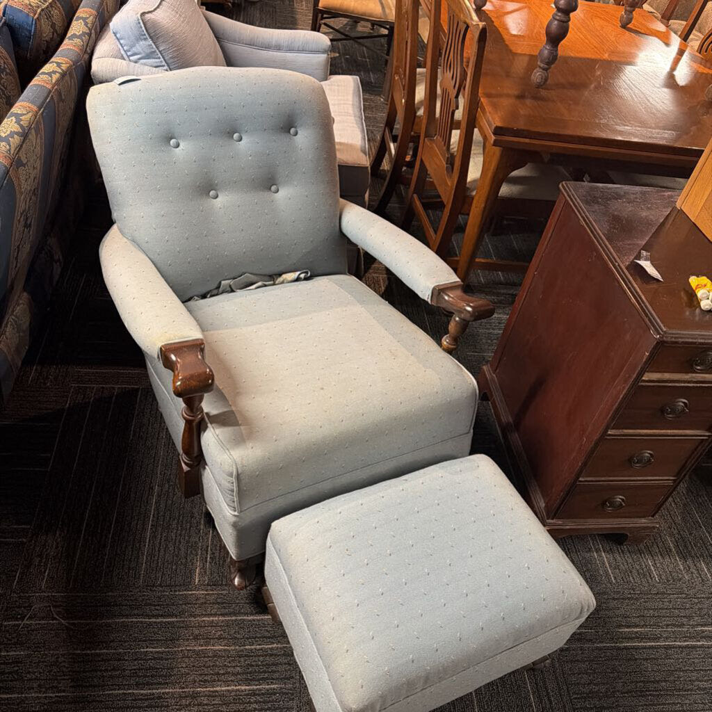 Vintage Recliner With Foostool