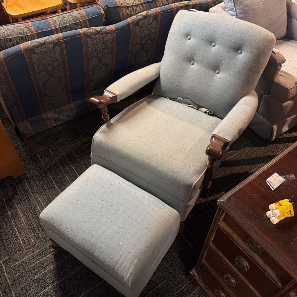 Vintage Recliner With Foostool