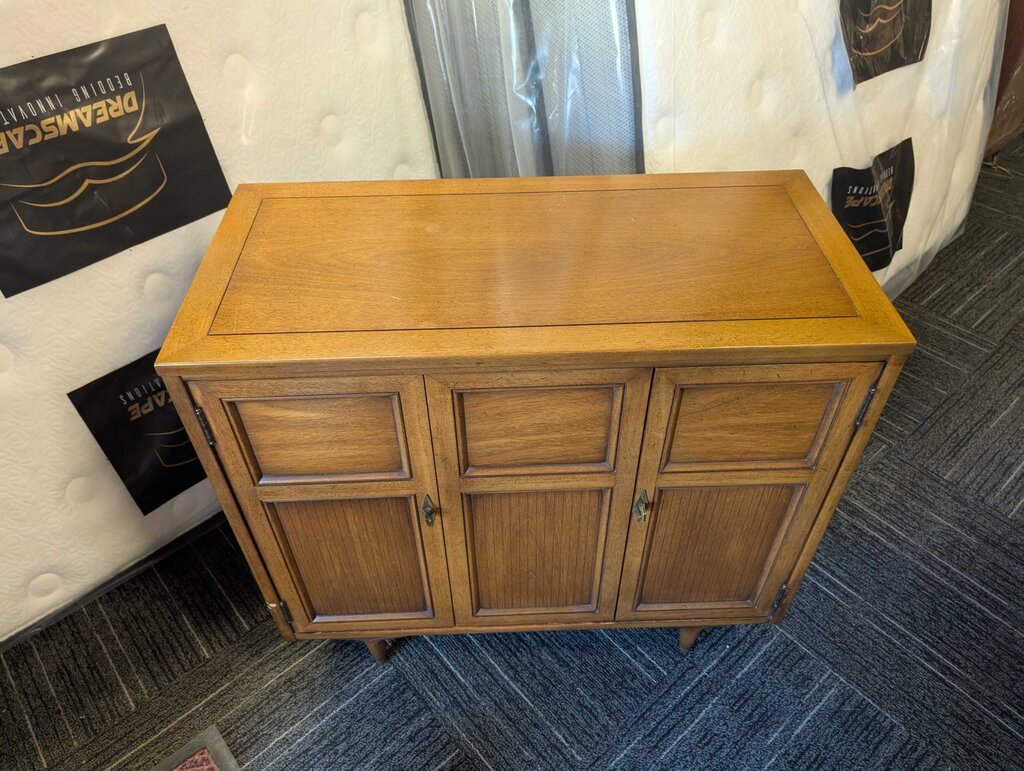 Vintage Imperial Server
